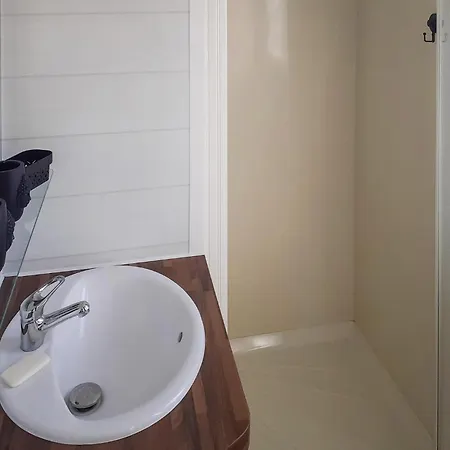 2 Bedroom Cozy In *
